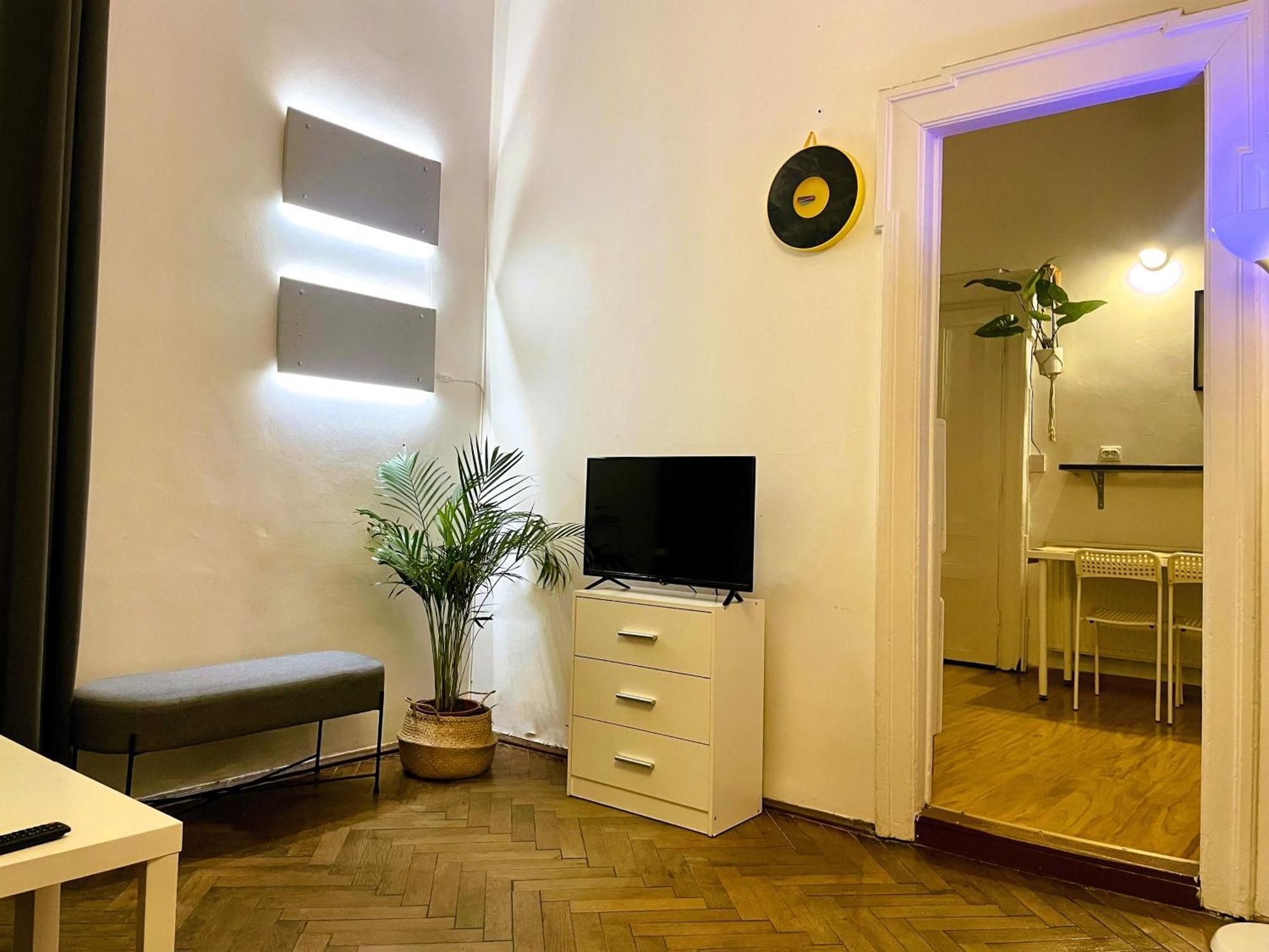 Roller Aparthotel — Photos 3